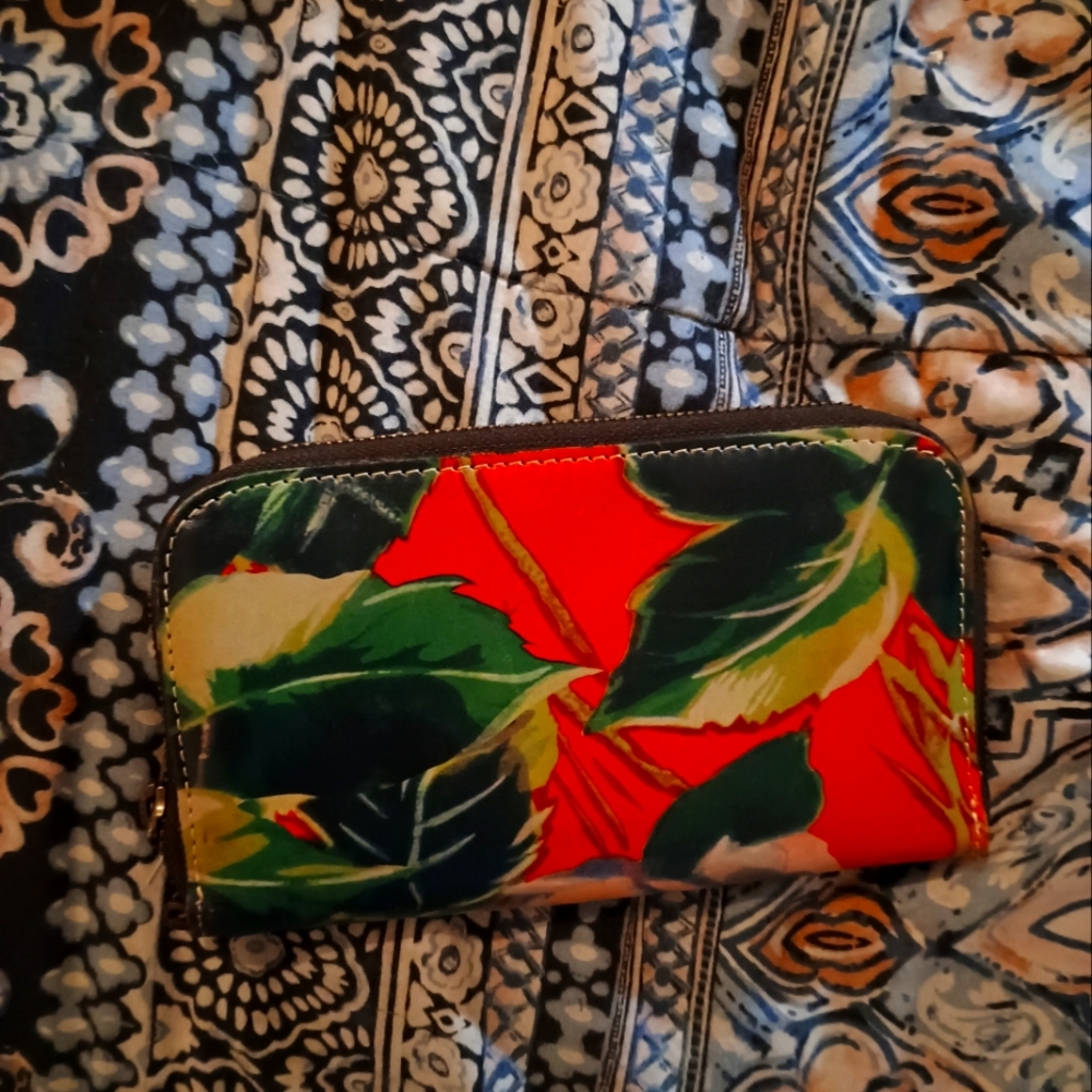 Patricia Nash Italian leather zip around wallet